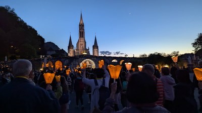 jour 4 - 23 procession mariale.jpg