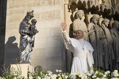 6 Notre Dame de Paris (©) Vatican Media
