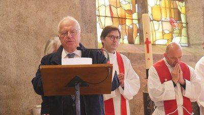 C16