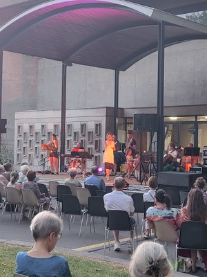 concert adora 2