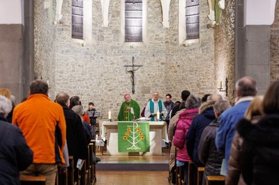 2026 02 07 Messe Jeunes Eveque CZ 6071