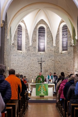 2026 02 07 Messe Jeunes Eveque CZ 6073