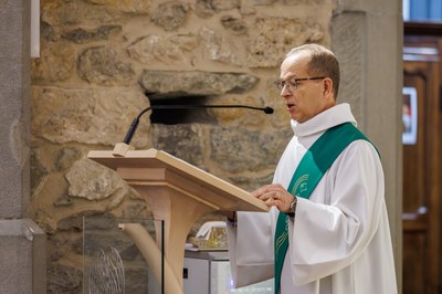 2026 02 07 Messe Jeunes Eveque CZ 6076