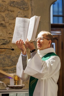 2026 02 07 Messe Jeunes Eveque CZ 6083