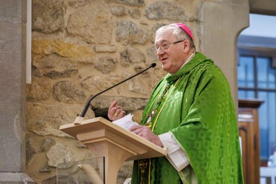 2026 02 07 Messe Jeunes Eveque CZ 6109