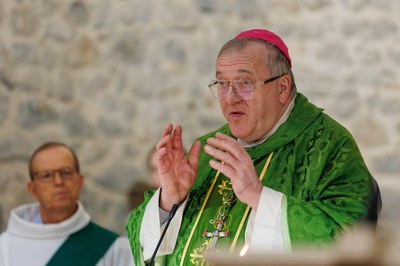 2026 02 07 Messe Jeunes Eveque CZ 6133