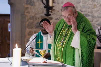 2026 02 07 Messe Jeunes Eveque CZ 6153