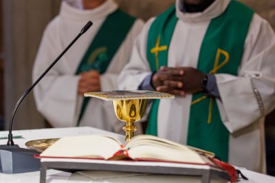 2026 02 07 Messe Jeunes Eveque CZ 6185