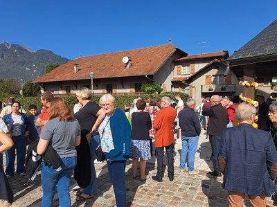 20  Sortie de l'église