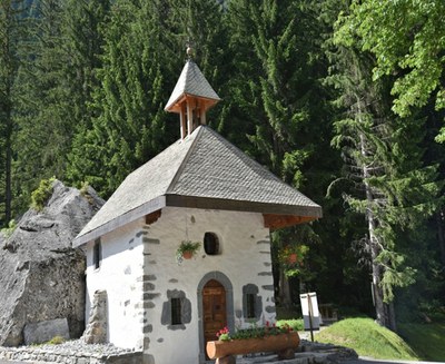 chapelle de Tré-Les-Pierres