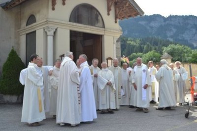 Les Pères jésuite vont concélébrer la messe.