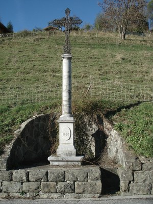 Croix (à l'entrée du Village)