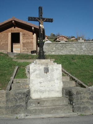 Croix Souvenir de Mission en 1934 (vers le cimetière)
