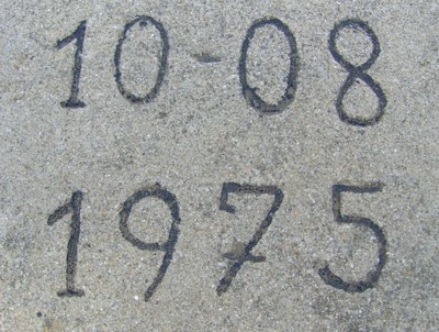 Inscription sur socle de la croix du Danay