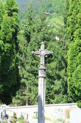 croix du cimetière au Grand Bornand.JPG