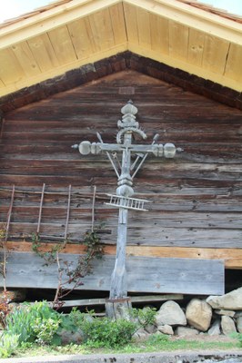 croix en bois Sur le Villard.JPG