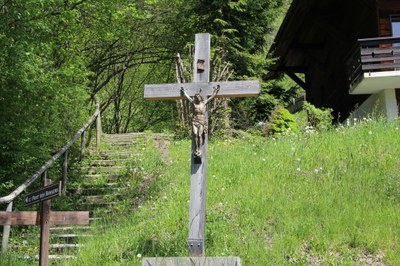 croix hameau de Suize, montée du Nant Robert.JPG