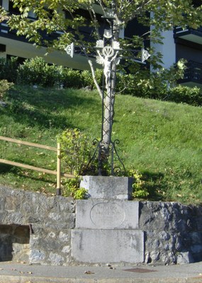 croix se trouvant à l'entrée du Grand Bornand à l'intersection de la route du  Replein.JPG
