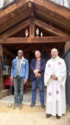 Benediction chapelle Choisy le 7 avril (20).jpg