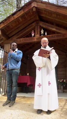 Benediction chapelle Choisy le 7 avril (9).jpg