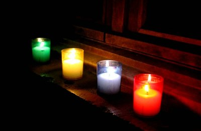 Bougies aux fenêtres