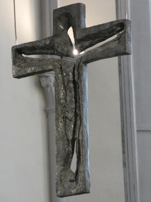 2025.04.06 futurs mariés + entrée église Lola et Zita (15).JPG