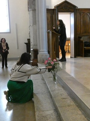 2025.04.06 futurs mariés + entrée église Lola et Zita (4).JPG