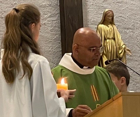 installation-du-pere-viju-messe-des-migrants